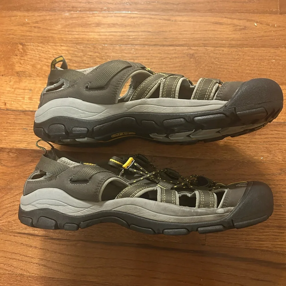 KEEN Targhee III Men Waterproof Iconic Hiker Summer Sandal Sz 11.5 Like